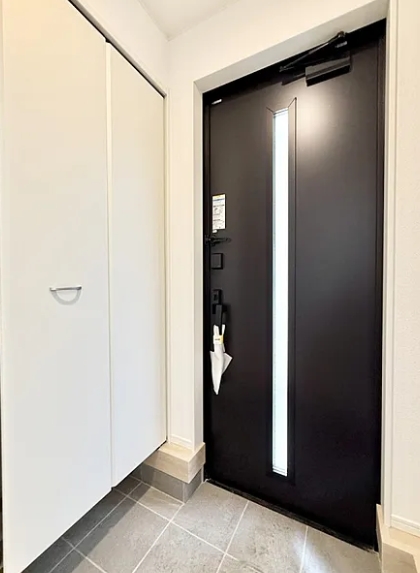 相模原市中央区上溝の新築戸建て2の玄関2の写真