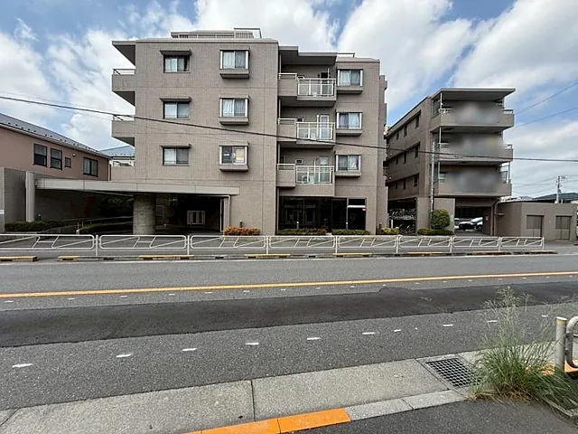 八王子市散田町1丁目の中古マンションの外観の写真