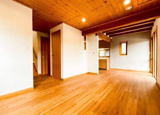 町田市東玉川学園2丁目の中古戸建てのリビングの写真