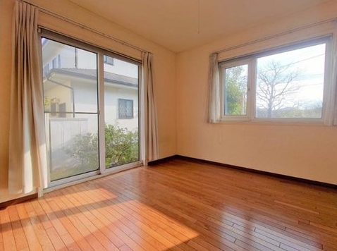 町田市本町田の中古戸建ての洋室1の写真