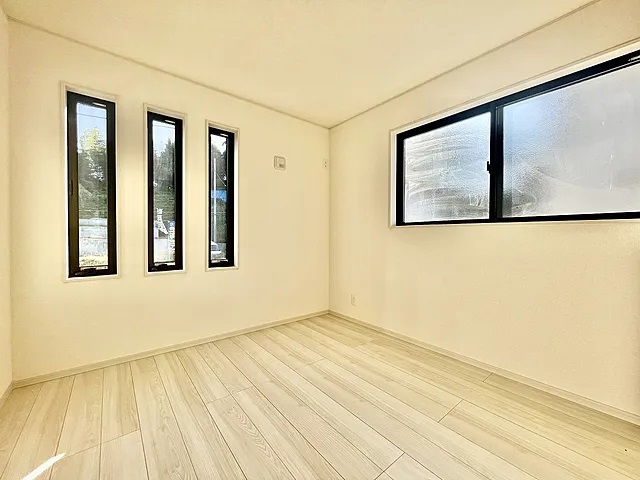 町田市上小山田町の中古戸建て10の洋室2の写真