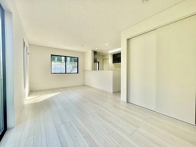 町田市上小山田町の中古戸建て10のリビングの写真