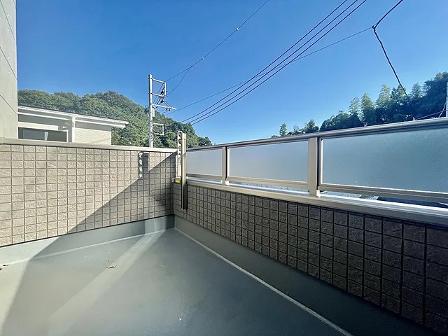 町田市上小山田町の中古戸建て11のバルコニーの写真
