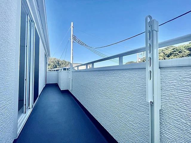 町田市上小山田町の中古戸建て12のバルコニーの写真