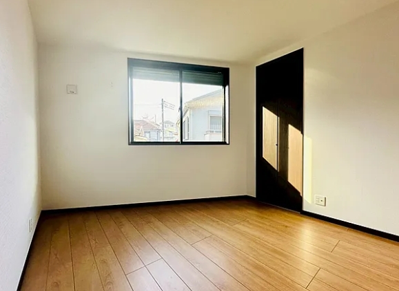 町田市上小山田町の中古戸建ての洋室2の写真