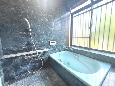 町田市高ヶ坂5丁目の中古戸建てのバスルームの写真
