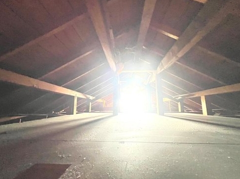 町田市高ヶ坂5丁目の中古戸建ての小屋裏収納の写真