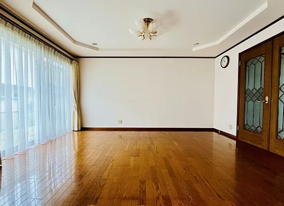 町田市能ヶ谷6丁目の中古戸建てのリビングの写真