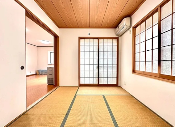 町田市小山町の中古戸建ての和室の写真
