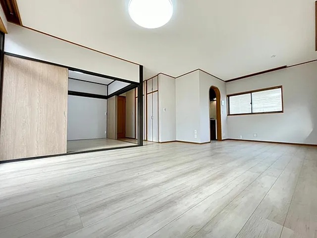 町田市真光寺3丁目の中古戸建てのリビングの写真