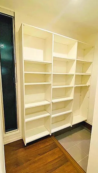 町田市常盤町の中古戸建ての玄関の写真