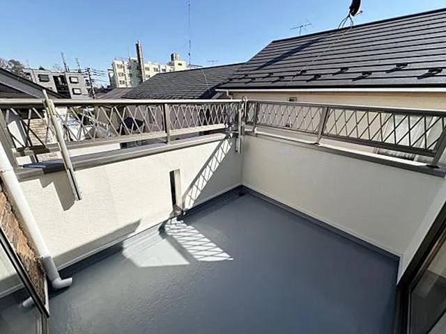 町田市鶴川4丁目の中古戸建てのバルコニーの写真