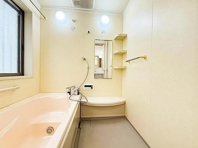 町田市鶴川4丁目の中古戸建てのバスルームの写真
