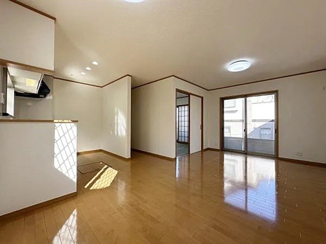 町田市鶴川4丁目の中古戸建ての外観の写真ダイニング