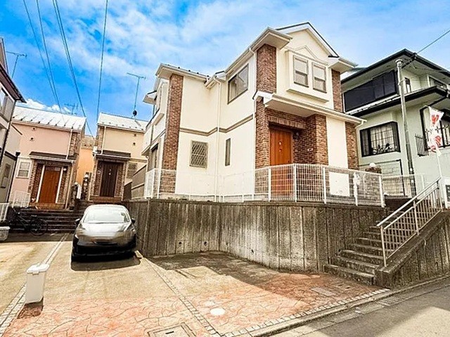 町田市鶴川4丁目の中古戸建ての外観の写真