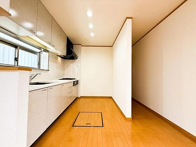 町田市鶴川4丁目の中古戸建てのキッチンの写真