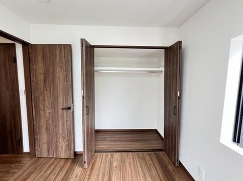 町田市山崎町の中古戸建ての洋室3の写真