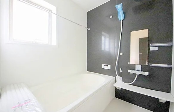 相模原市南区相南2丁目の新築戸建て1のバスルームの写真