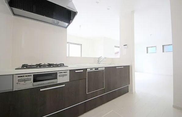 相模原市南区相南2丁目の新築戸建て1のキッチンの写真