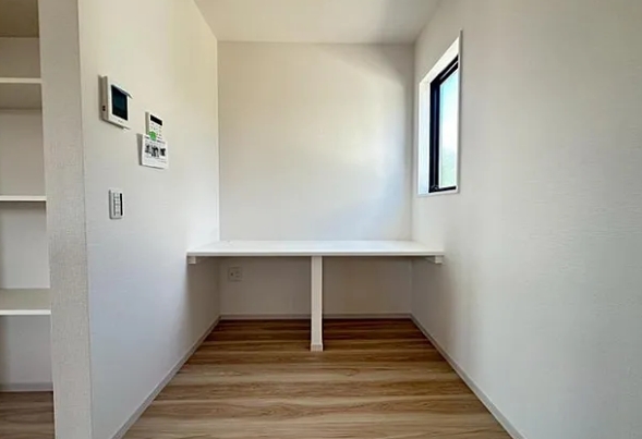 相模原市緑区町屋2丁目の新築戸建て1のスタディーカウンターの写真