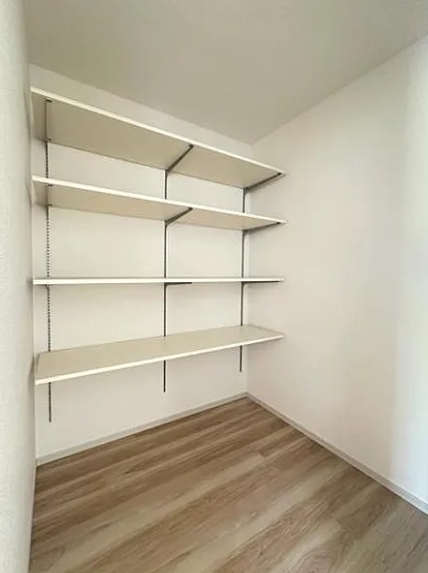 相模原市緑区町屋2丁目の新築戸建て1のパントリーの写真