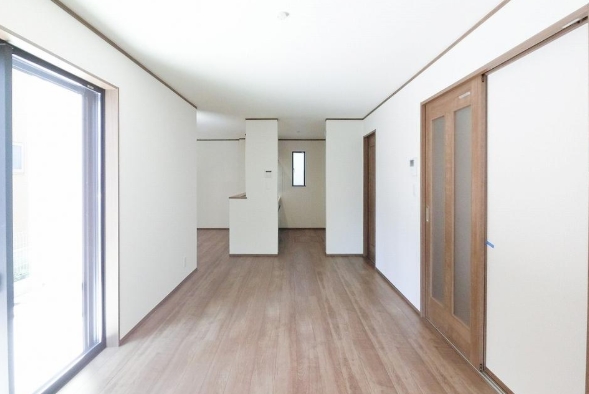 相模原市中央区中央6丁目の新築戸建て1のリビングの写真
