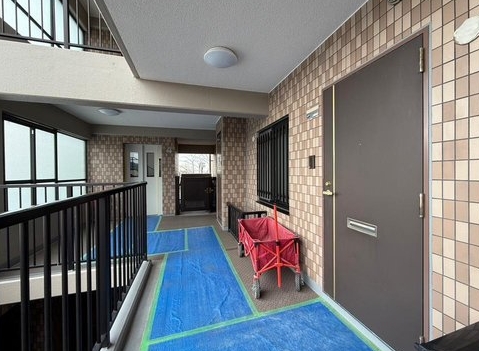 八王子市台町2丁目の中古マンションの玄関の写真