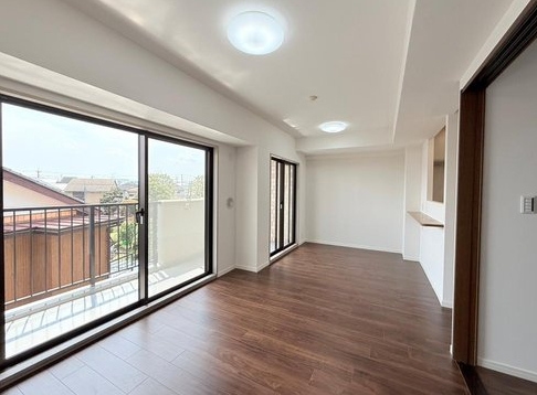 八王子市台町2丁目の中古マンションのリビングの写真