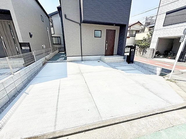 八王子市台町4丁目の新築戸建ての駐車場の写真