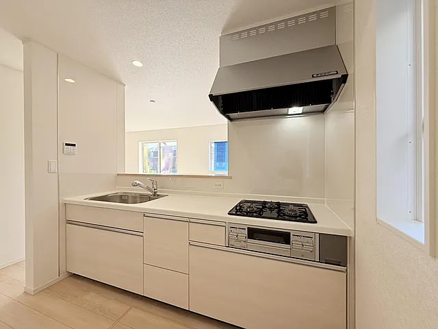 八王子市大楽寺町の新築戸建てのキッチンの写真