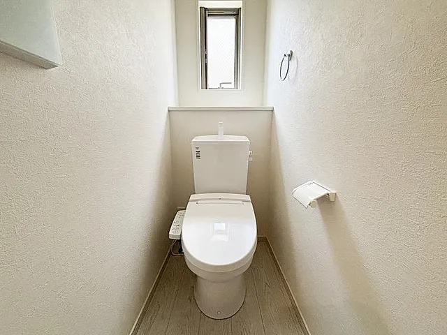 八王子市富士見町の新築戸建て2号棟のトイレの写真