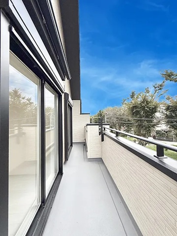 八王子市富士見町の新築戸建て1号棟のバルコニーの写真