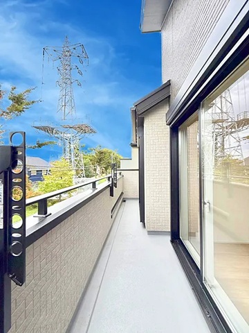 八王子市富士見町の新築戸建て2号棟のバルコニーの写真