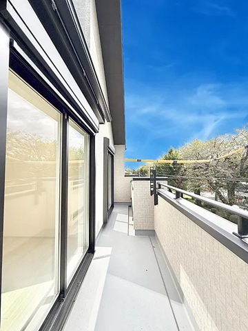 八王子市富士見町の新築戸建て3号棟のバルコニーの写真
