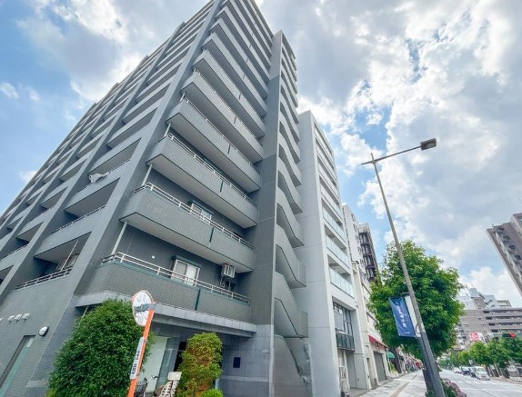八王子市八幡町の中古マンションの外観の写真