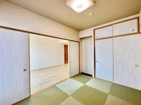 八王子市八幡町の中古マンションの和室の写真