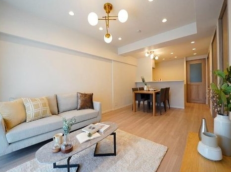八王子市初沢町の中古マンションのリビングの写真