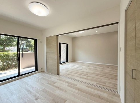 八王子市狭間町の中古マンションの洋室3の写真