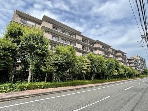 八王子市狭間町の中古マンションの外観の写真