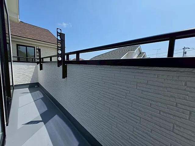 八王子市上壱分方町の新築戸建てC号棟のバルコニーの写真