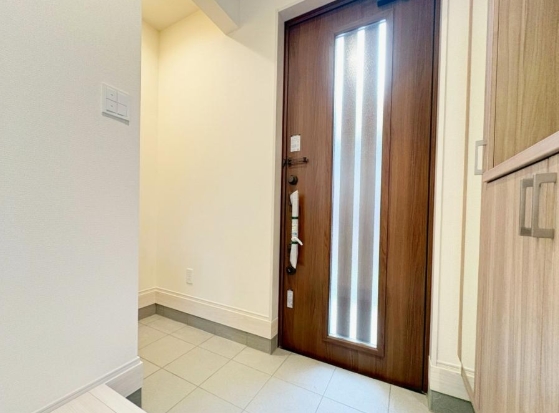 八王子市上柚木の新築戸建て2号棟の玄関