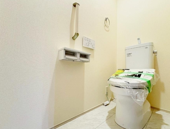 八王子市上柚木の新築戸建て2号棟のトイレ1F