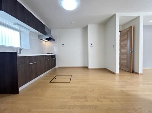 八王子市加住町2丁目の中古戸建てのダイニングの写真