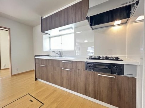 八王子市加住町2丁目の中古戸建てのキッチンの写真