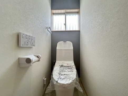 八王子市加住町2丁目の中古戸建てのトイレ1Fの写真