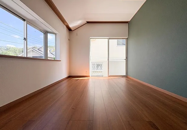 八王子市絹ケ丘１丁目の中古戸建ての洋室2の写真