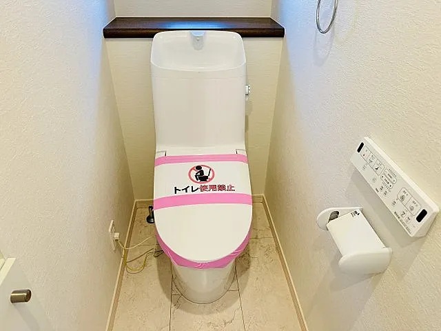 八王子市絹ヶ丘2丁目の新築戸建てのトイレの写真