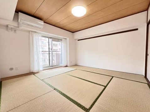 八王子市久保山町の中古マンションの和室の写真