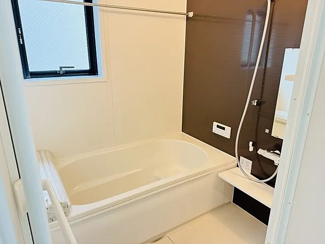八王子市椚田町の新築戸建て1号棟のバスルームの写真