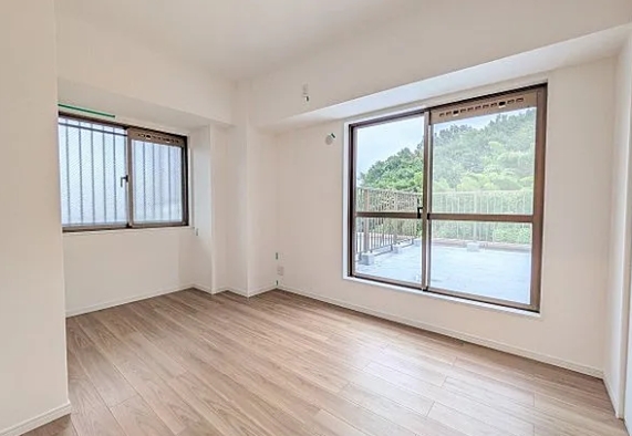 八王子市松木の中古マンションの洋室1の写真